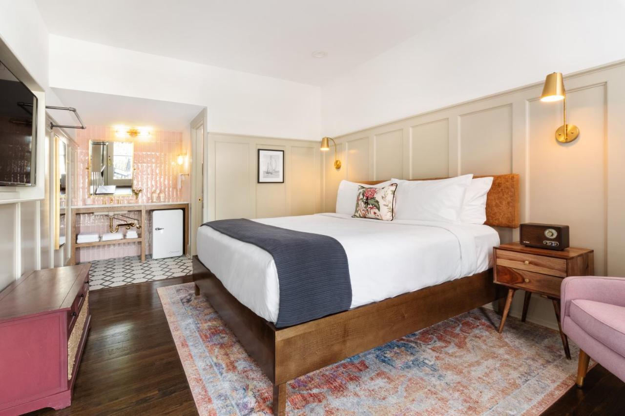 Arrive Wilmington Hotel Room photo